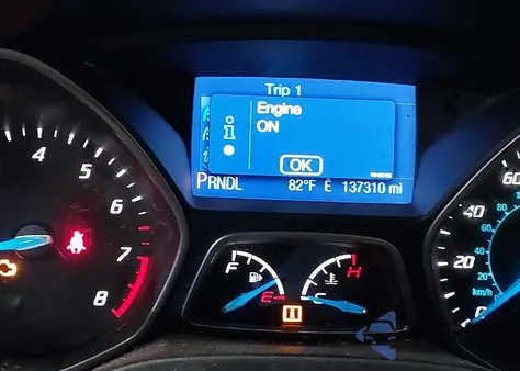 2013 Ford Focus Se z USA, uszkodzony, nr VIN 1FADP3F21DL344695